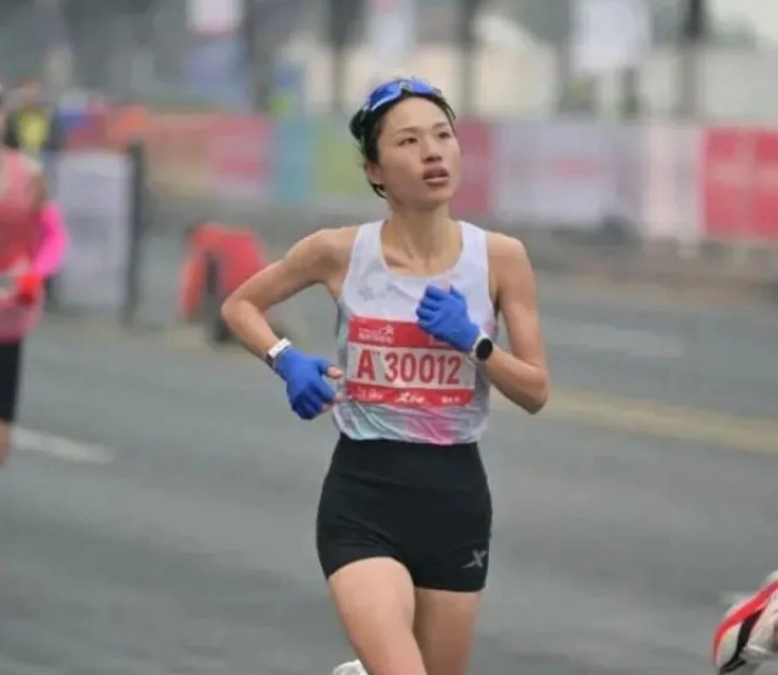 口碑反转！张水花辞职88天直播30场 500万人围观 粉丝18万|张水华|马拉松|柳州|奖金|冠军_新浪体育_新浪新闻